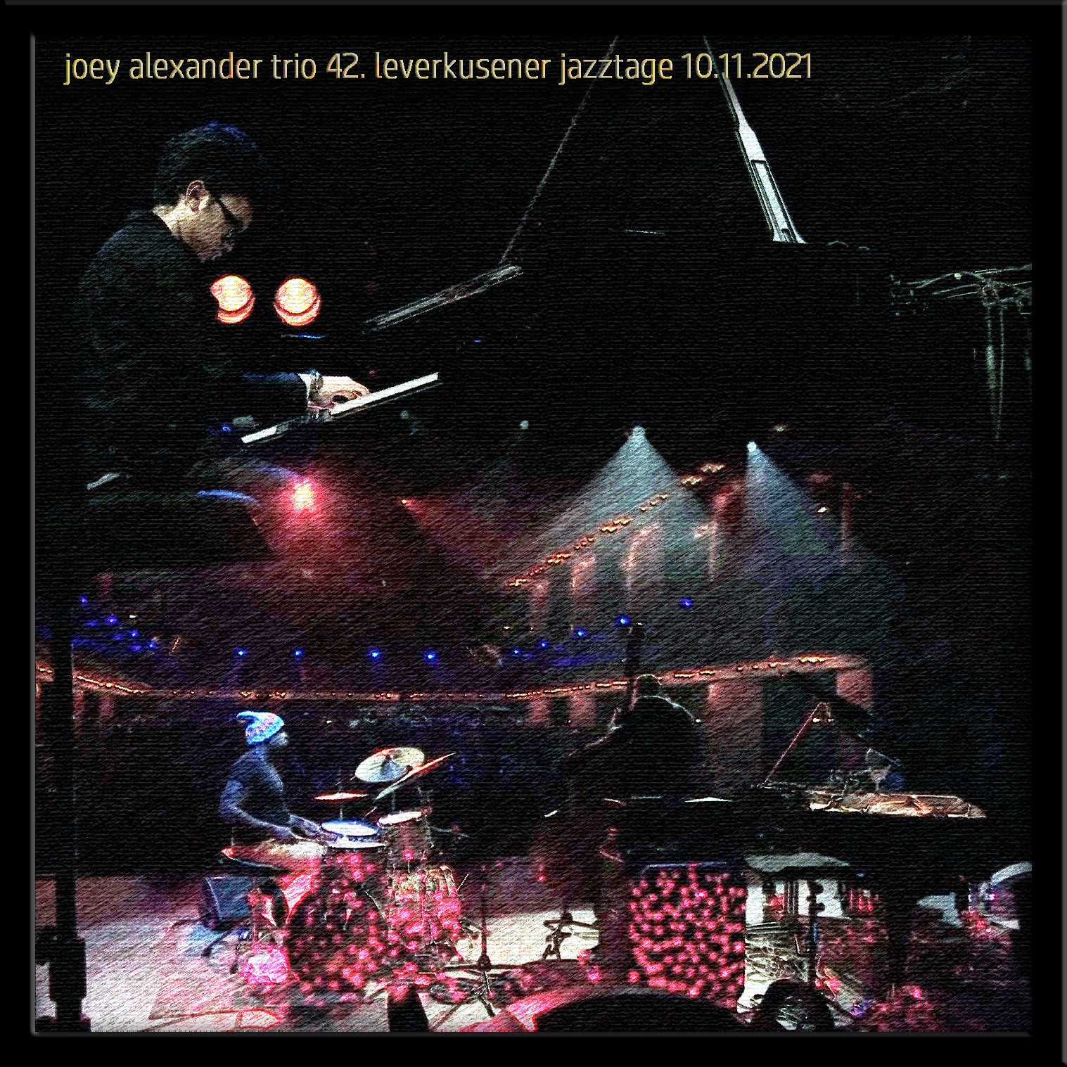 JoeyAlexanderTrio2021-11-10JazzstageLeverkusenGermany (3).jpg